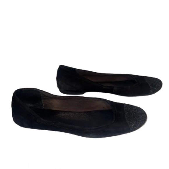 Shoes - black leather flats